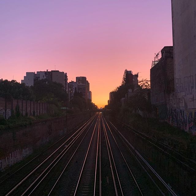 atardecer vias de tren
